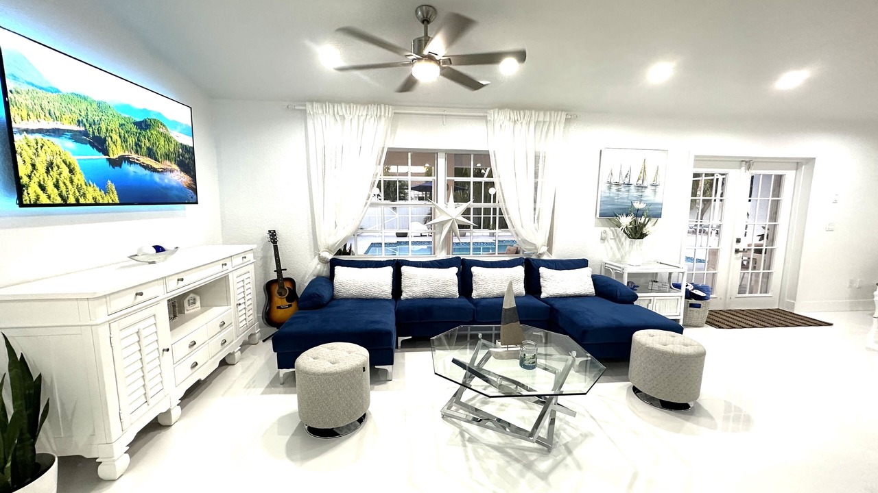 Photo of Livingroom in Richmond West