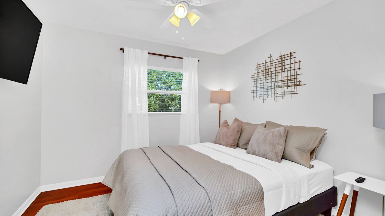 Photo of Bedroom in Bay Crest Park