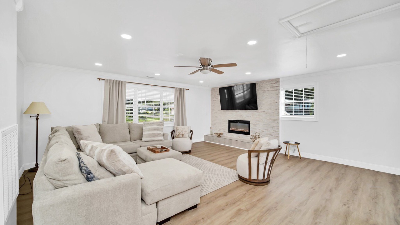 Photo of Livingroom in Bay Crest Park