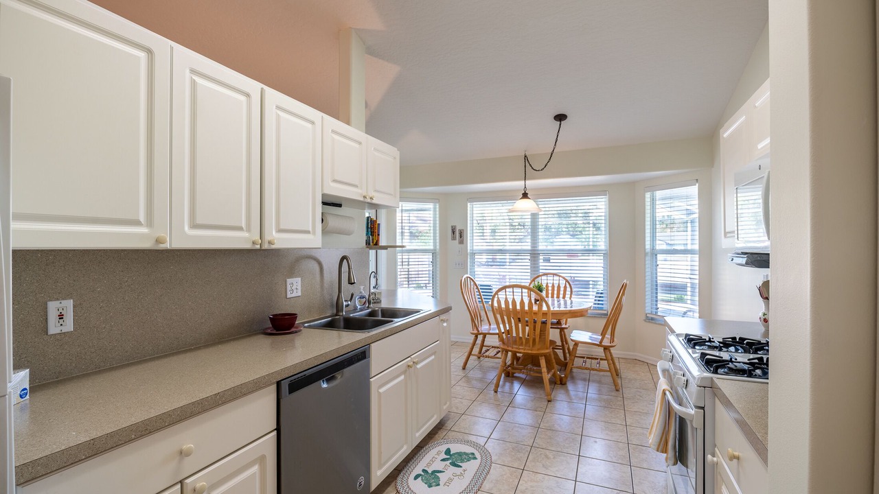 Photo of Kitchen in Sebastian Highlands
