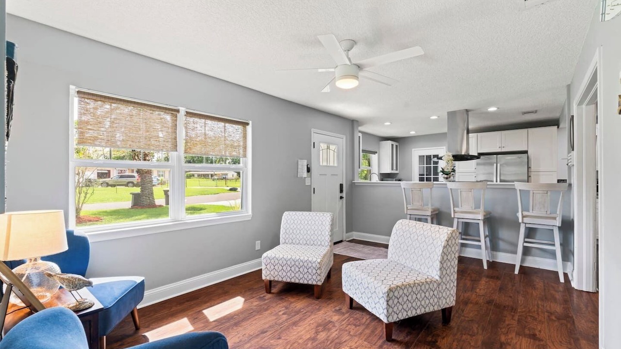 Photo of Livingroom in Jacksonville
