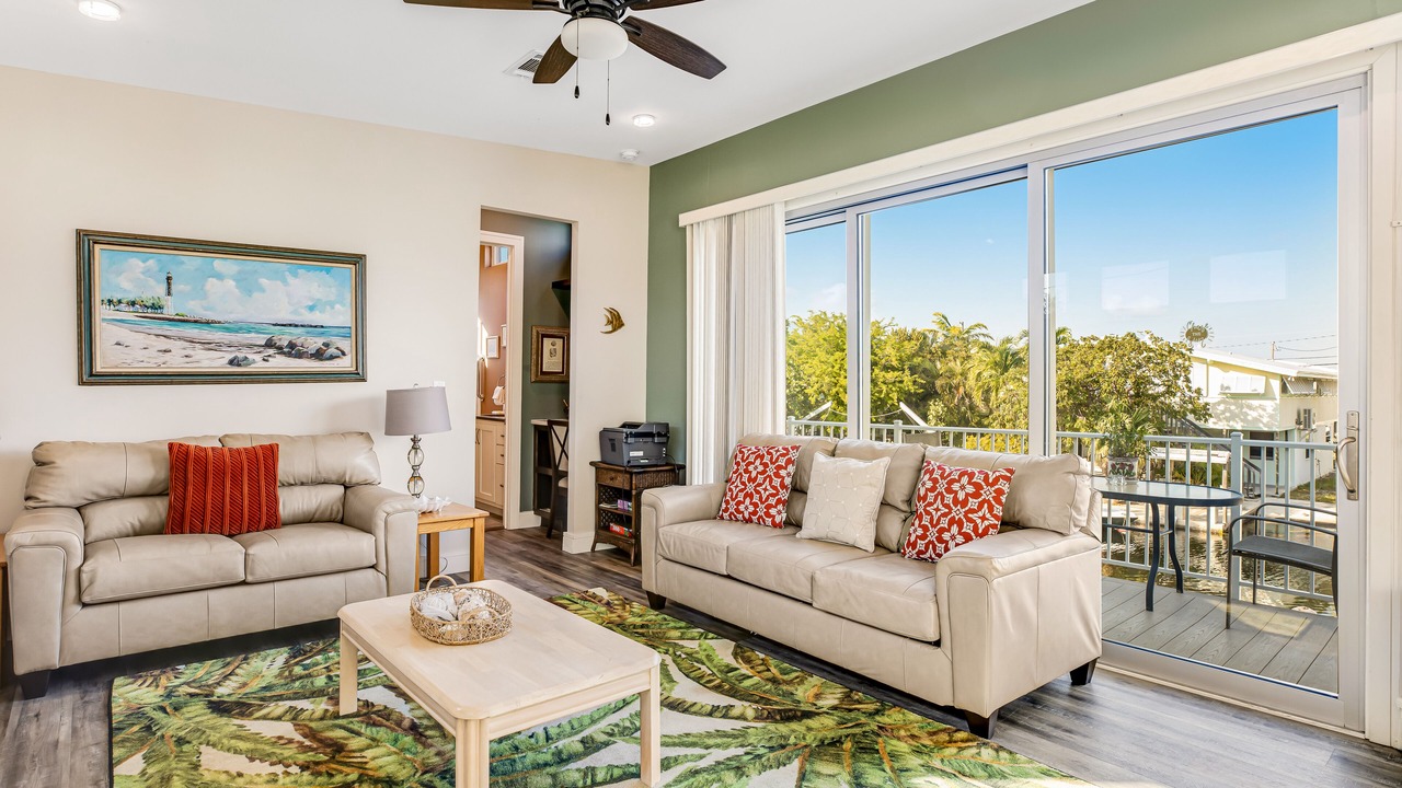 Photo of Livingroom in Doctor's Arm