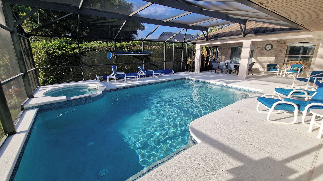 Photo of Outdoor in Orange Tree