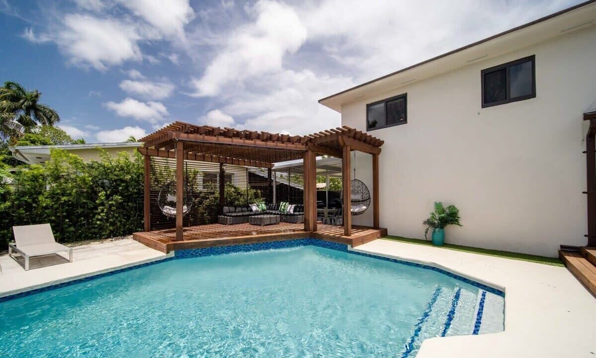Photo of Outdoor in Golden Glades