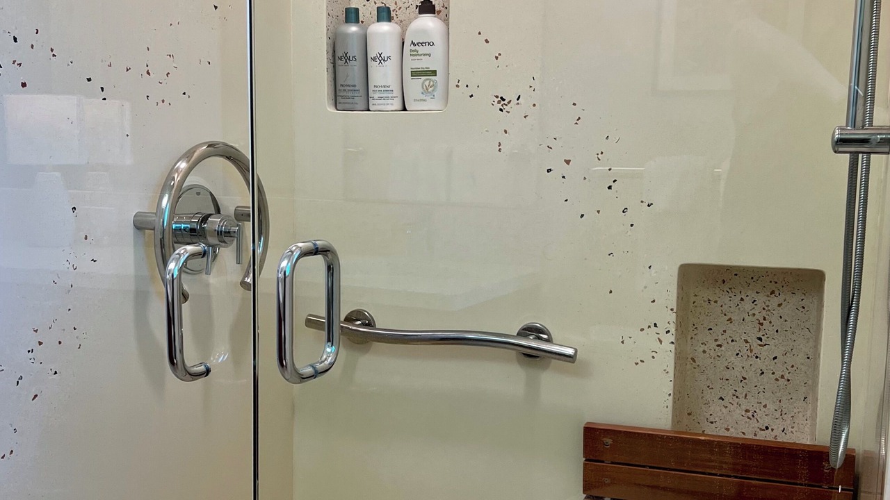 Photo of Bathroom in Indian Beach Sapphire Shores