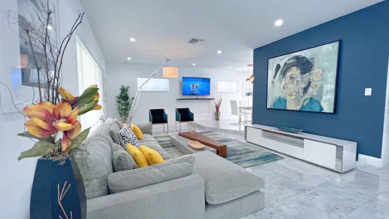 Photo of Livingroom in West Little River