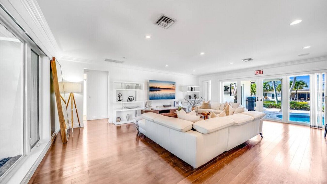 Photo of Livingroom in Garden Isles