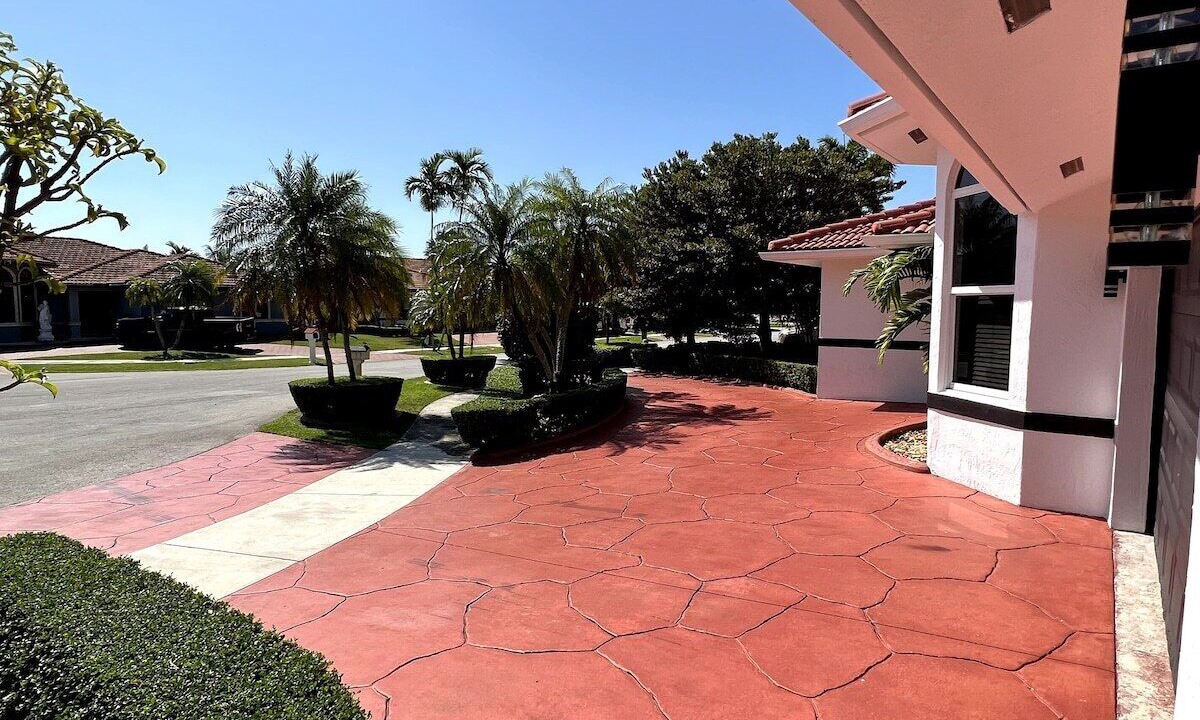 Photo of Outdoor in Tamiami
