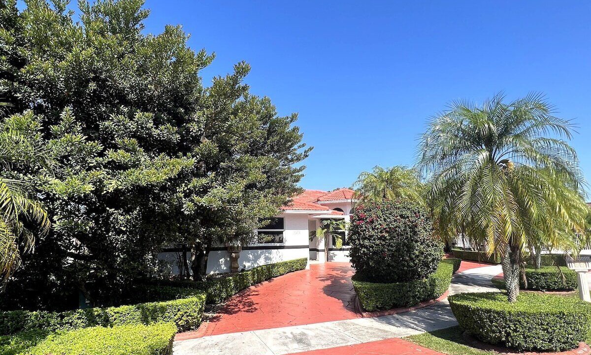 Photo of Outdoor in Tamiami