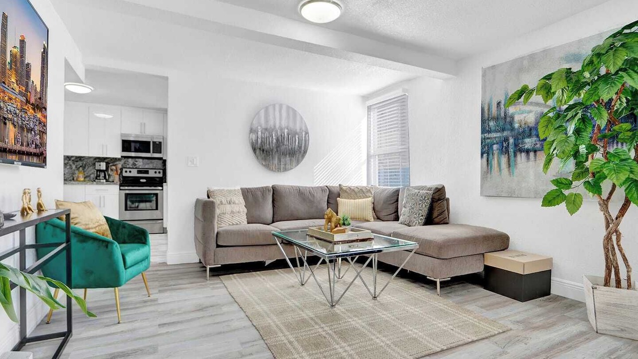 Photo of Livingroom in Allapattah