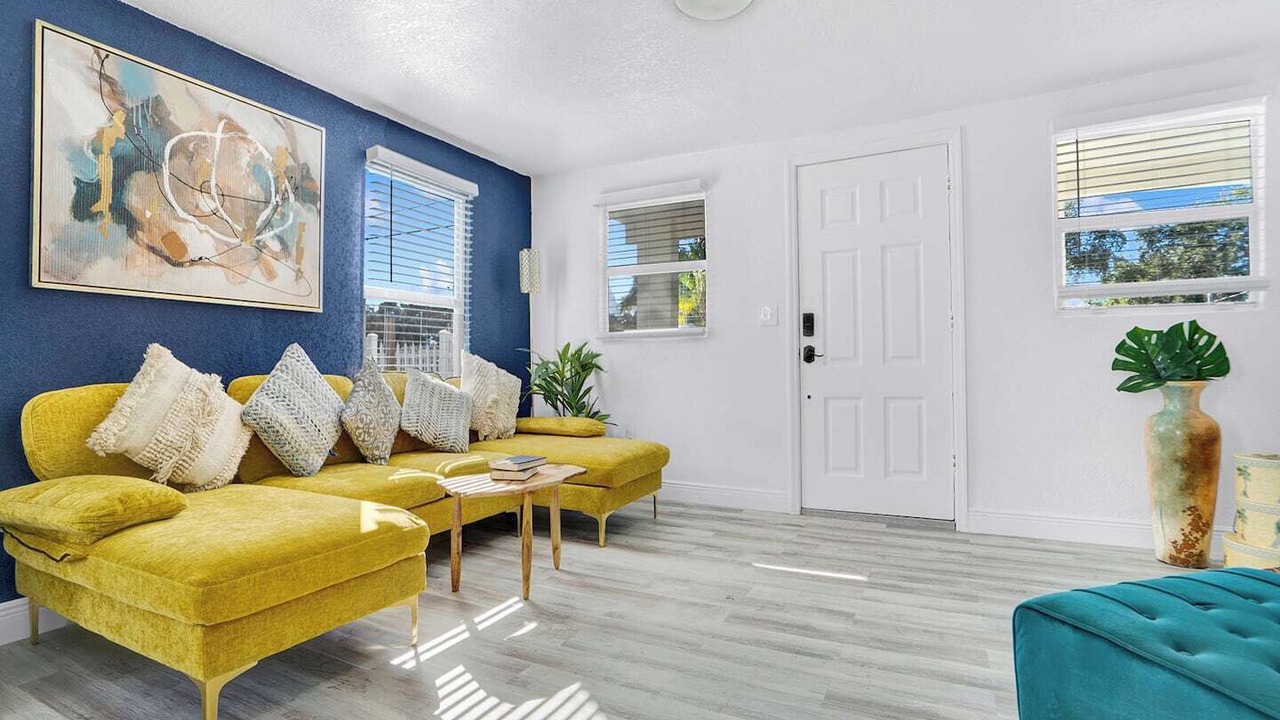 Photo of Livingroom in Allapattah