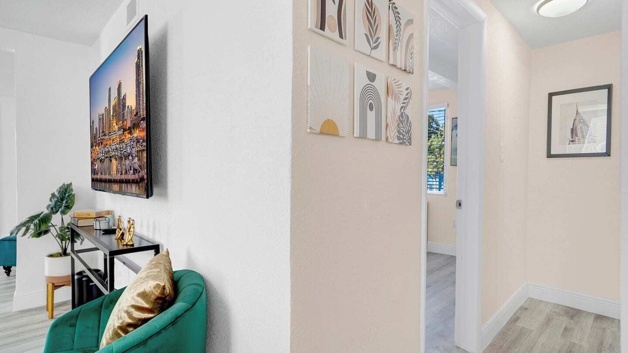 Photo of Livingroom in Allapattah