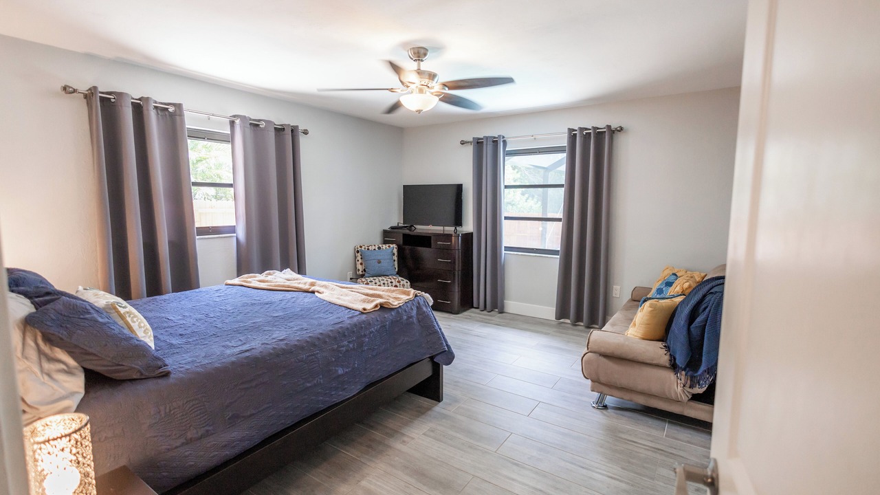 Photo of Bedroom in San Carlos Park