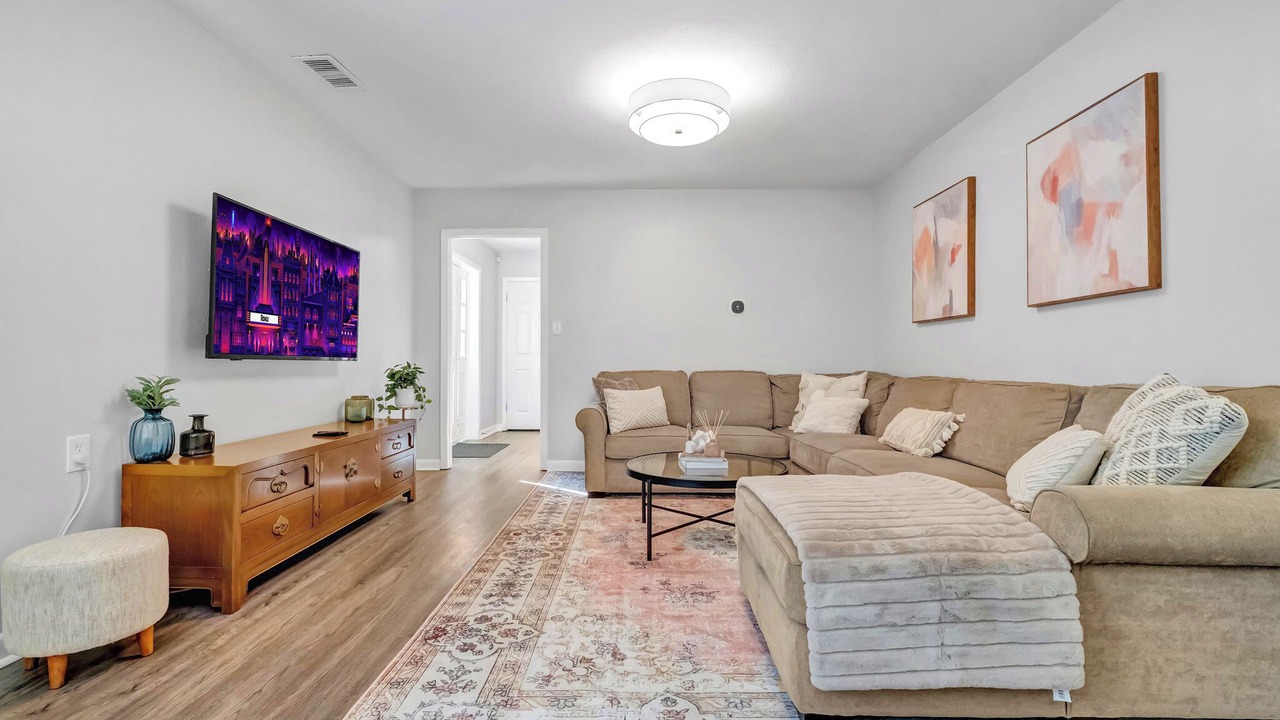 Photo of Livingroom in Tallahassee