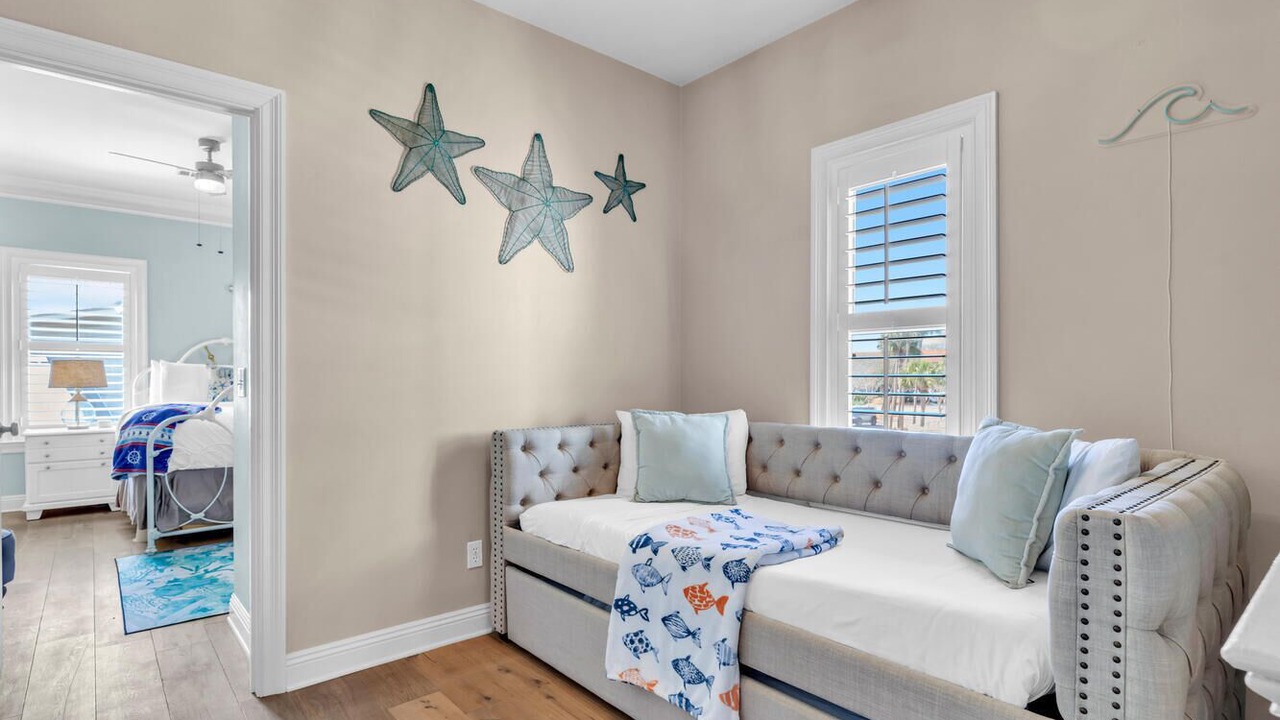 Photo of Bedroom in Crystal Shores