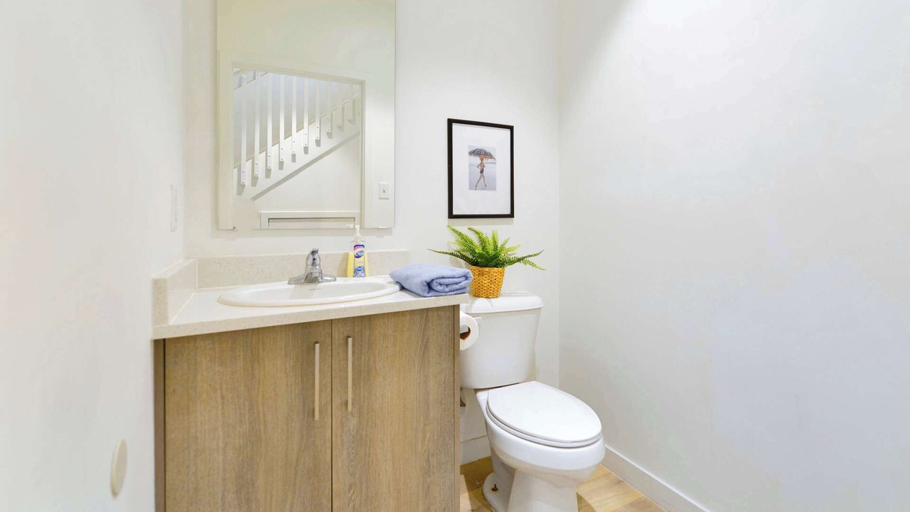 Photo of Bathroom in Golden Glades
