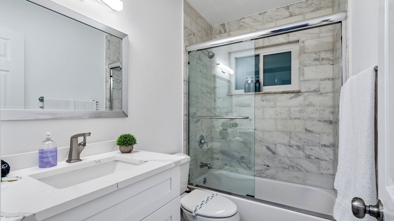 Photo of Bathroom in Tropic Palms