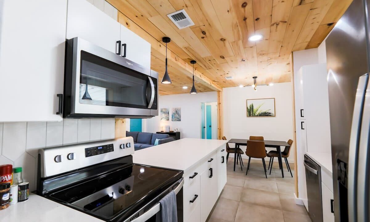Photo of Kitchen in South Pinellas Community Council