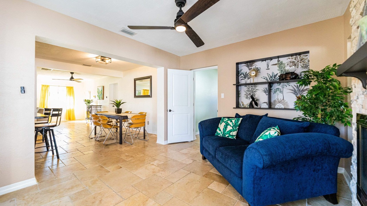 Photo of Livingroom in South Pinellas Community Council