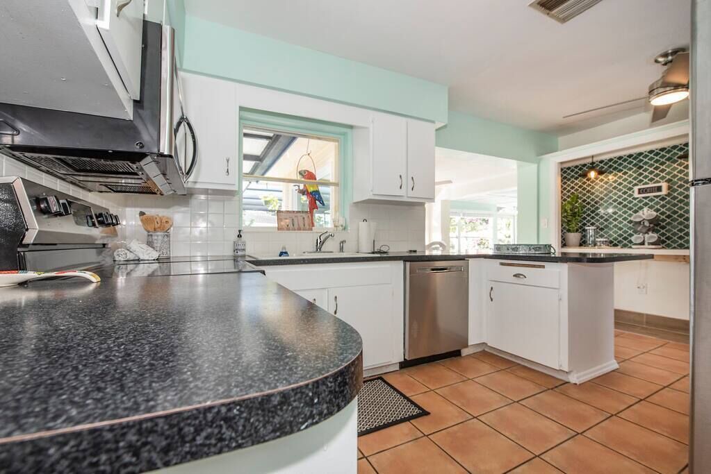 Photo of Kitchen in South Pinellas Community Council