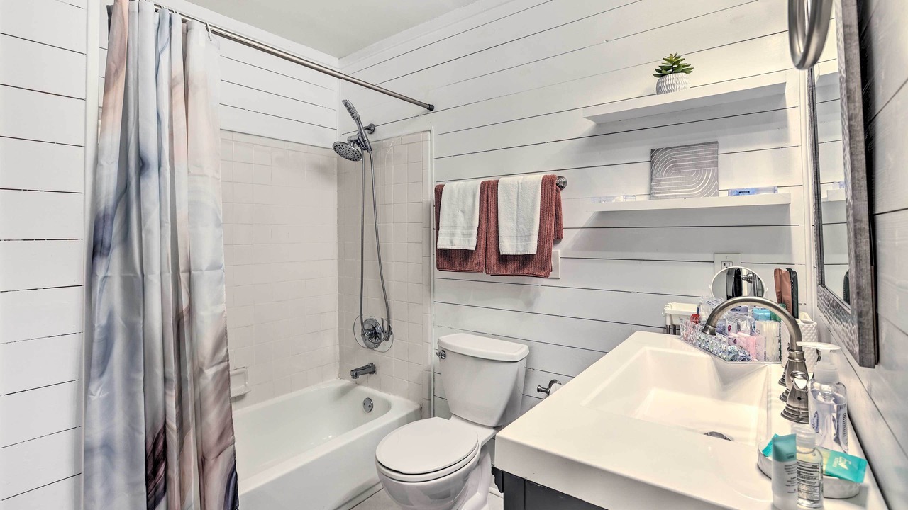 Photo of Bathroom in Meadowbrook