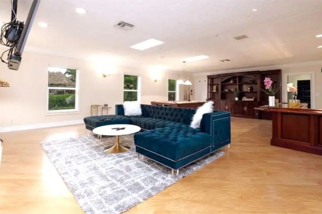 Photo of Livingroom in Cooper City