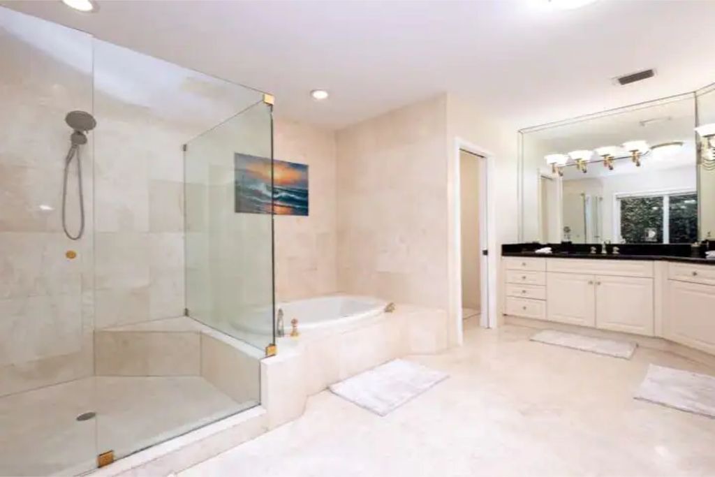 Photo of Bathroom in Cooper City
