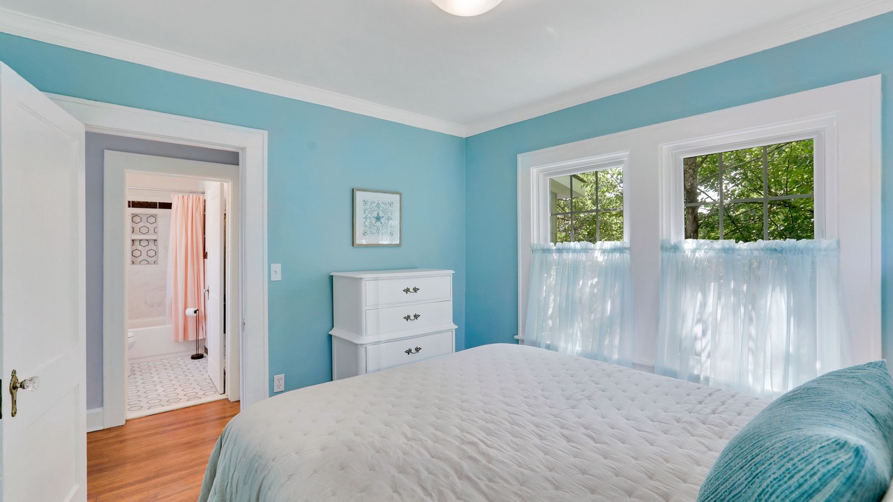 Photo of Bedroom in Midtown