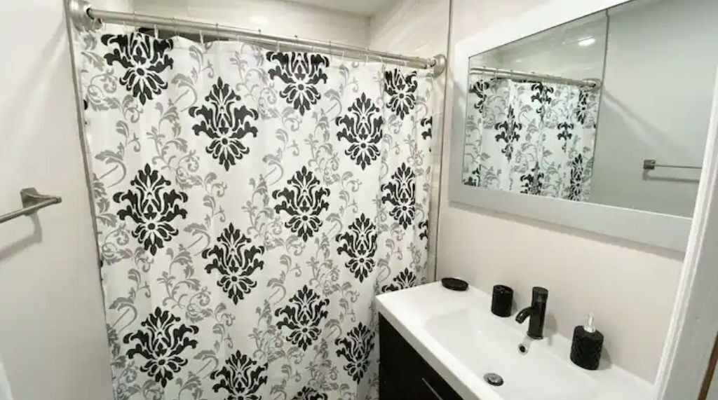 Photo of Bathroom in Sunset
