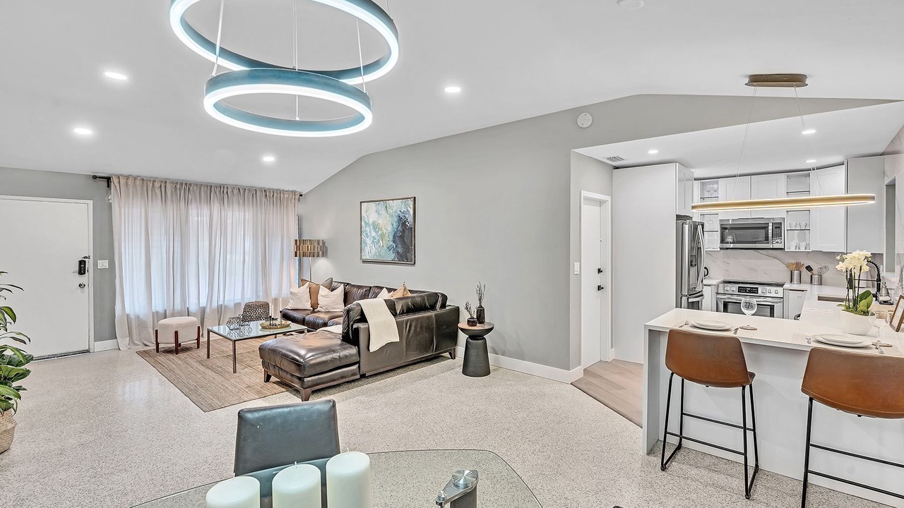 Photo of Livingroom in El Portal