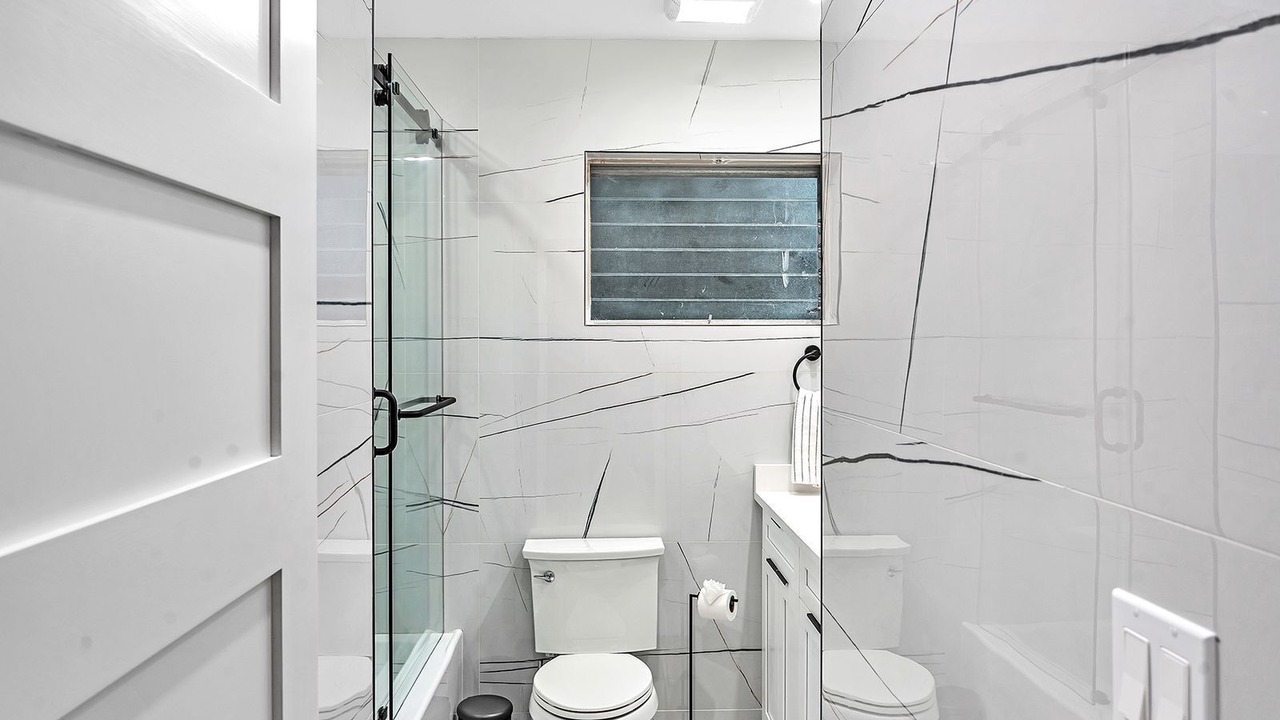 Photo of Bathroom in El Portal