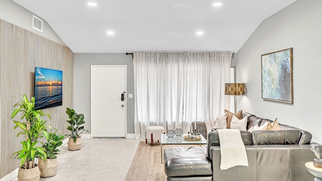 Photo of Livingroom in El Portal