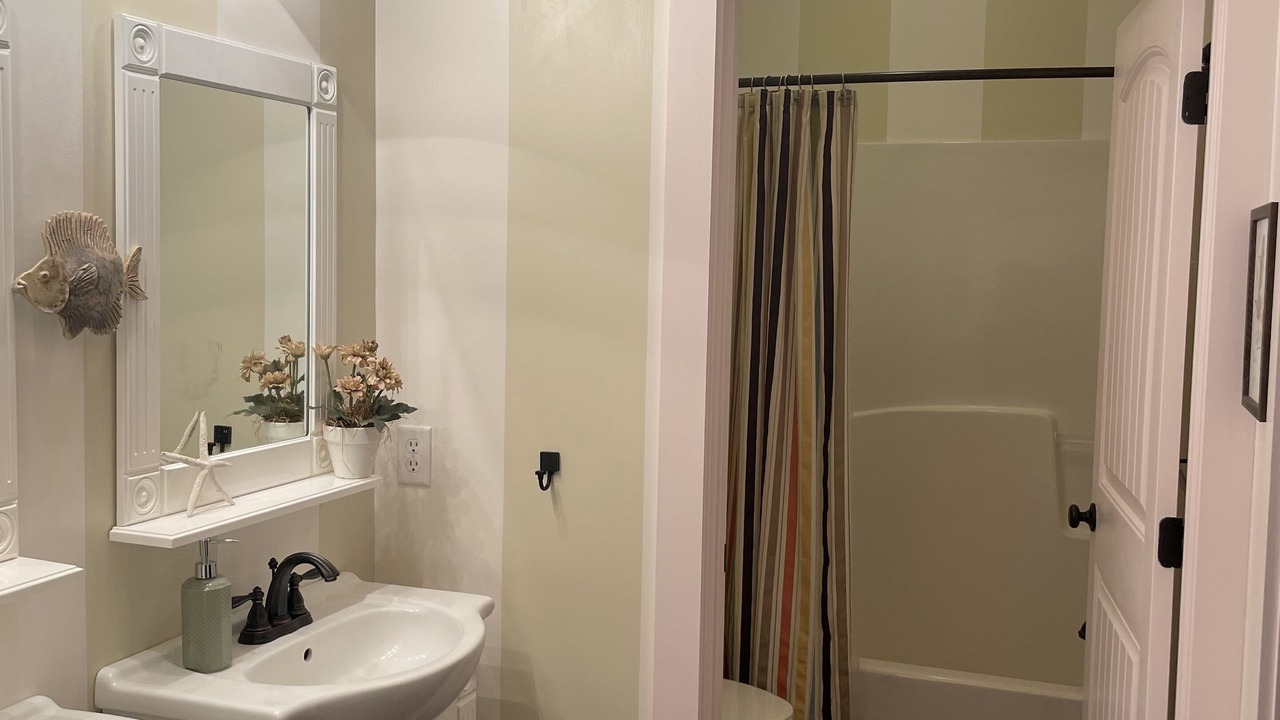 Photo of Bathroom in Thomas Drive
