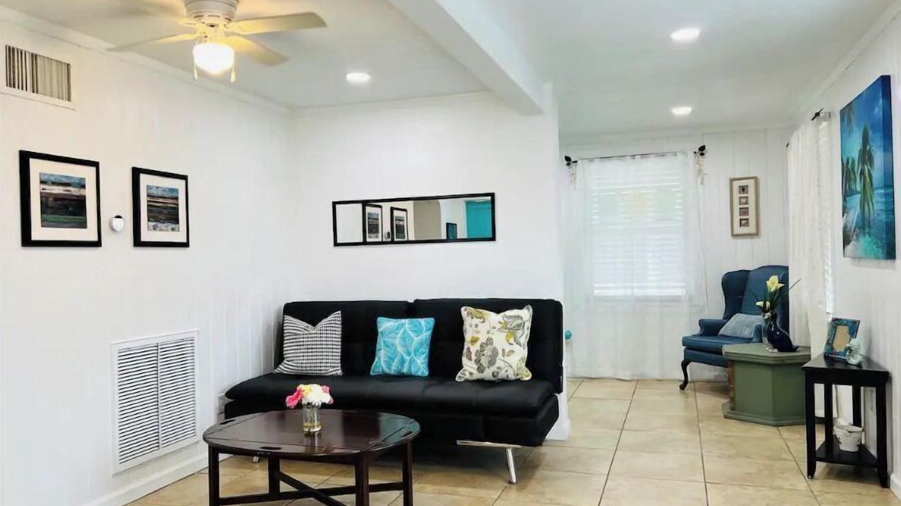 Photo of Livingroom in Jacksonville Beach