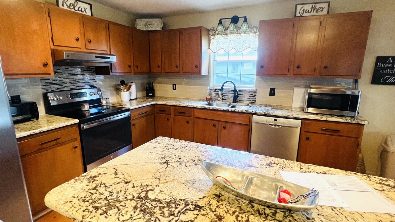 Photo of Kitchen in Suwannee