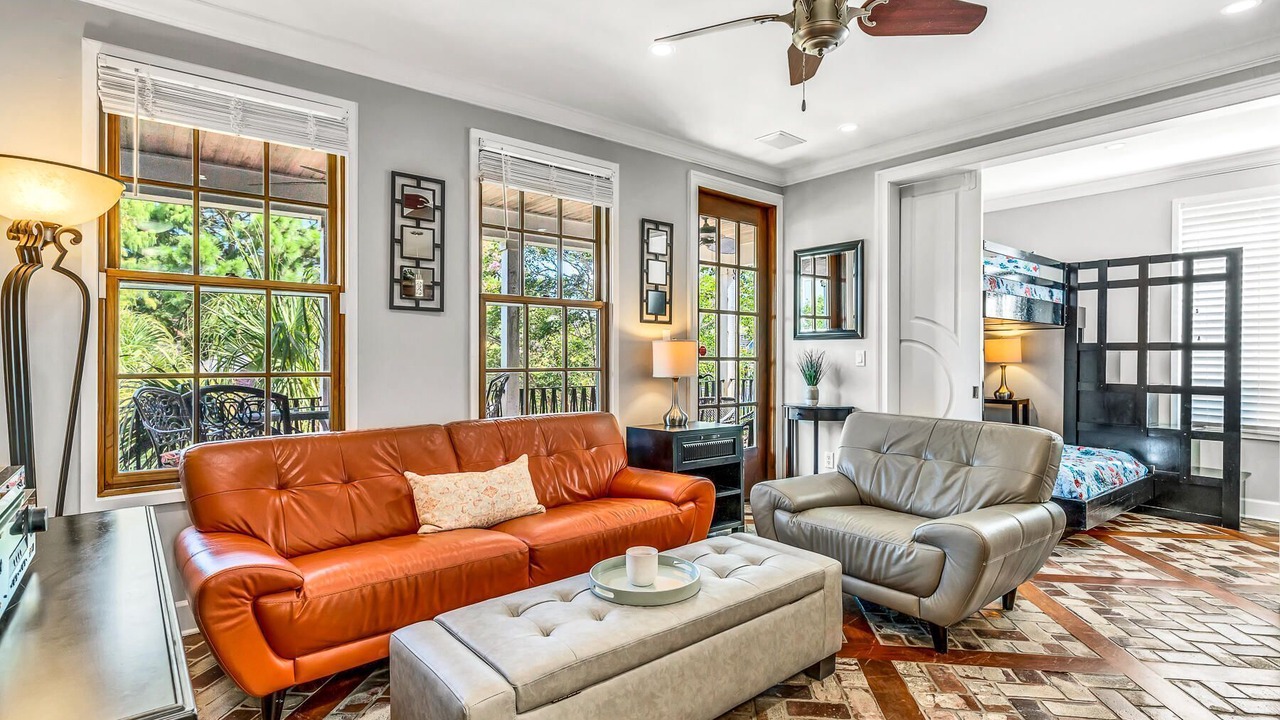 Photo of Livingroom in Baytowne Wharf