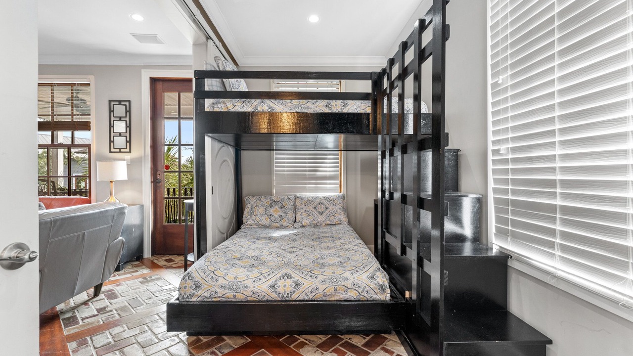 Photo of Bedroom in Baytowne Wharf