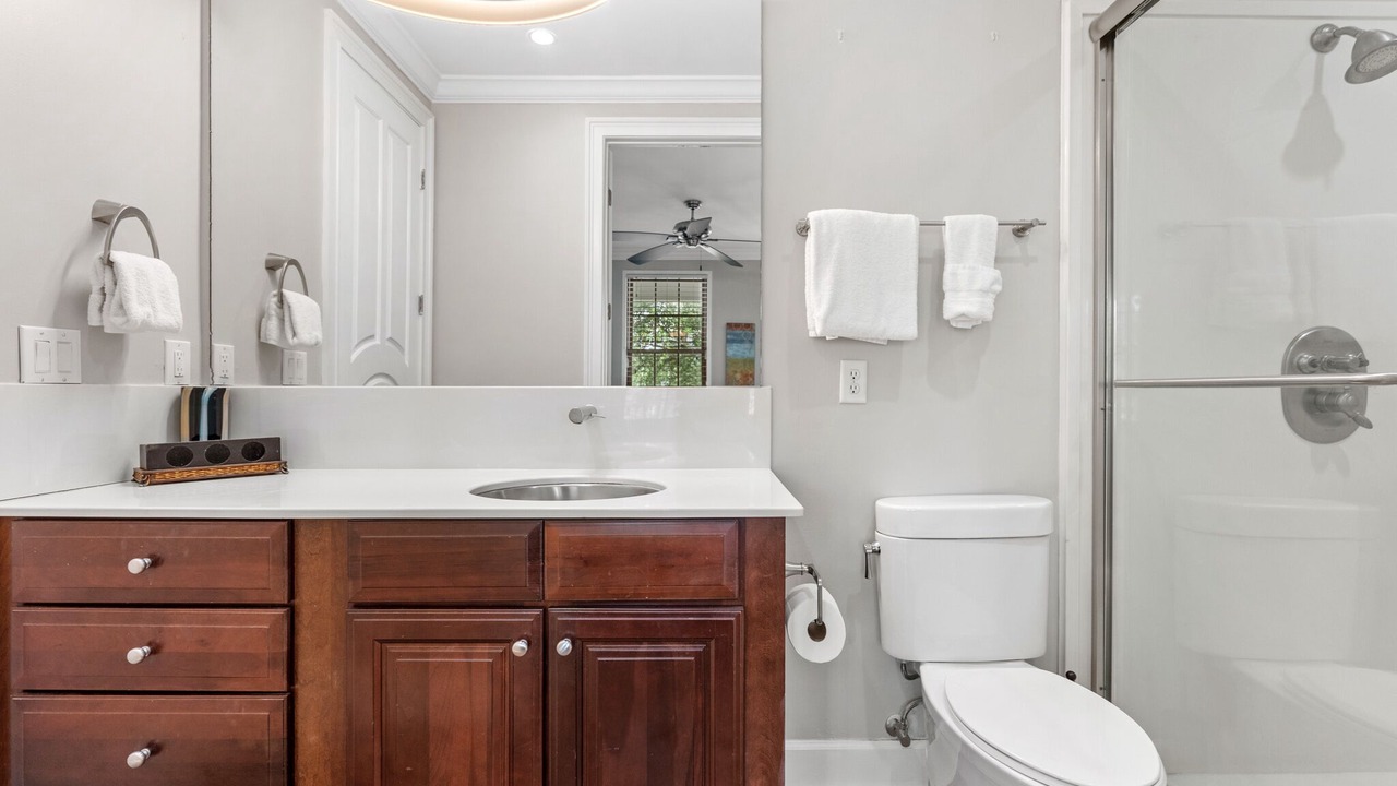 Photo of Bathroom in Baytowne Wharf