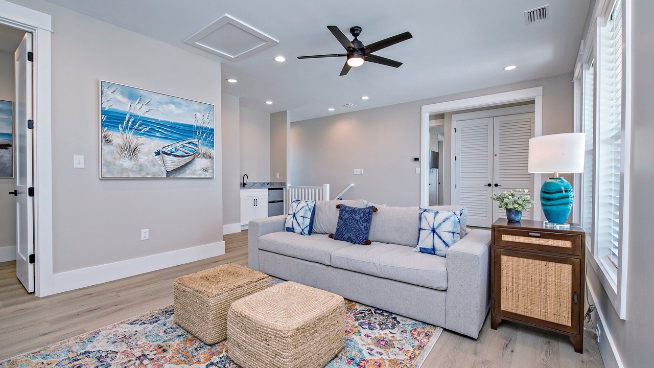 Photo of Livingroom in Surf Side Shores
