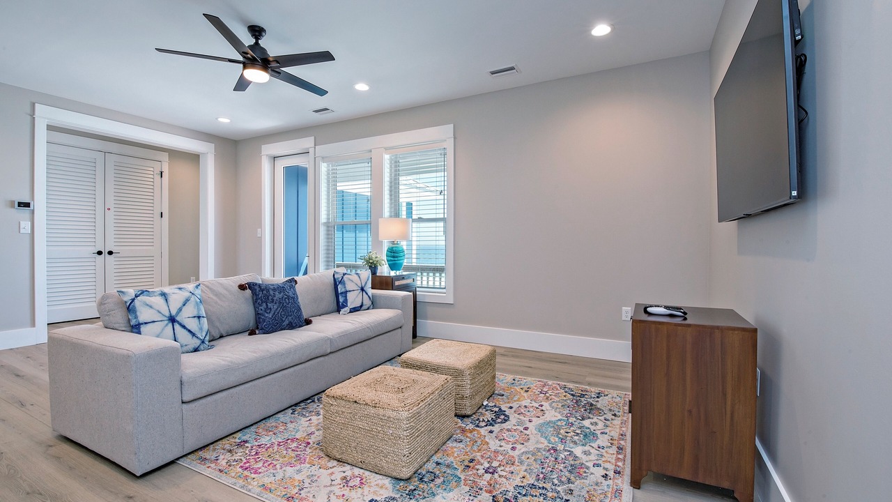 Photo of Livingroom in Surf Side Shores