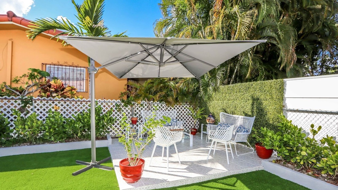 Photo of Patio Balcony in The Roads