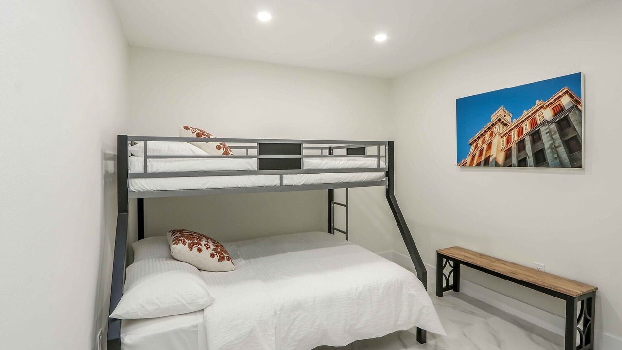 Photo of Bedroom in The Roads