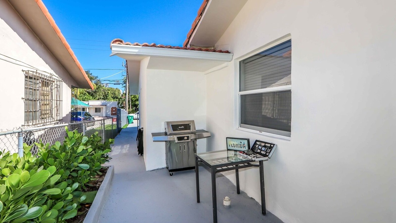 Photo of Patio Balcony in The Roads