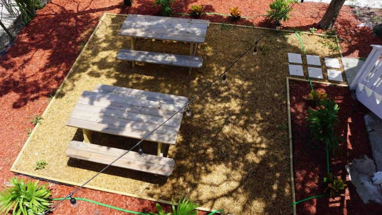 Photo of Patio Balcony in Smith's Memento