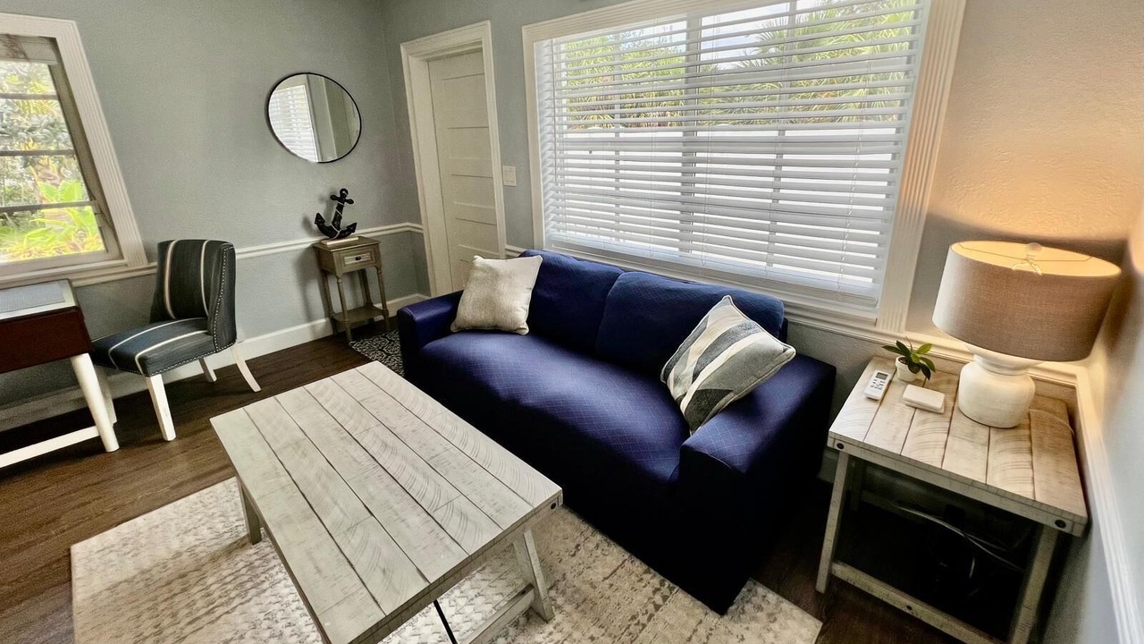 Photo of Livingroom in Parrot Cove