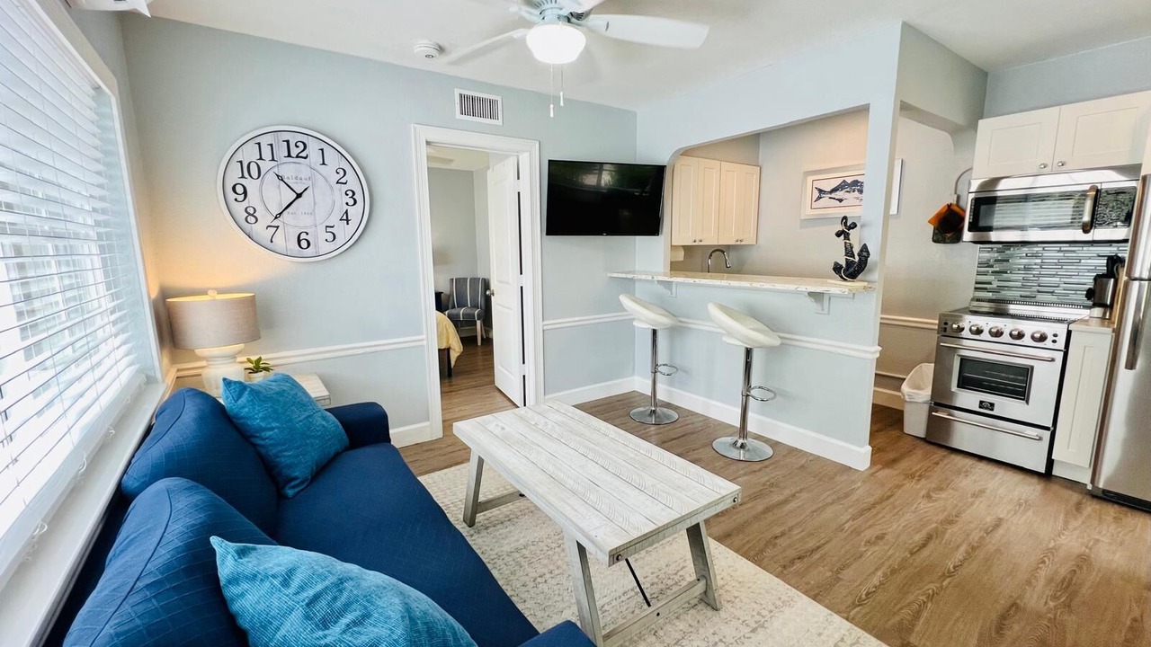 Photo of Livingroom in Parrot Cove