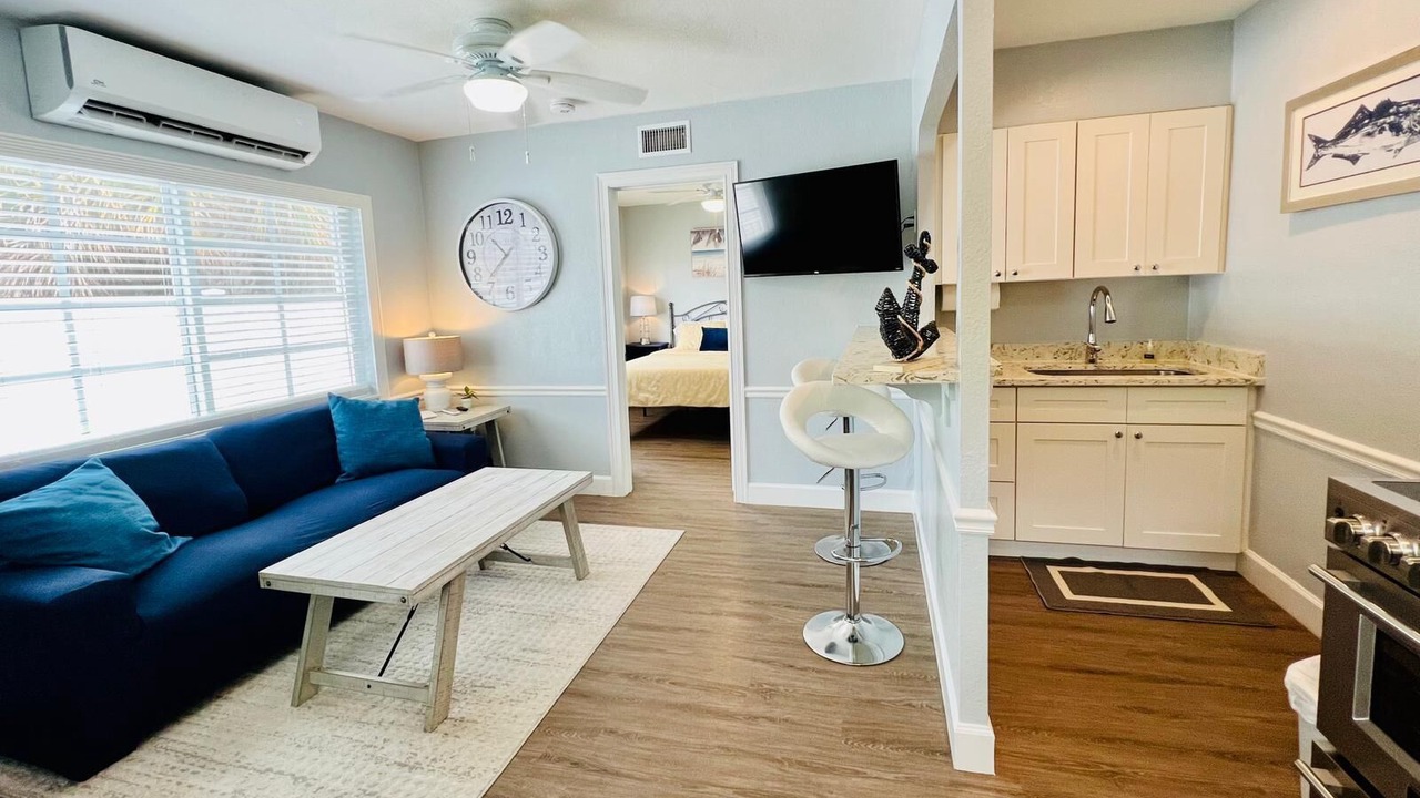 Photo of Livingroom in Parrot Cove