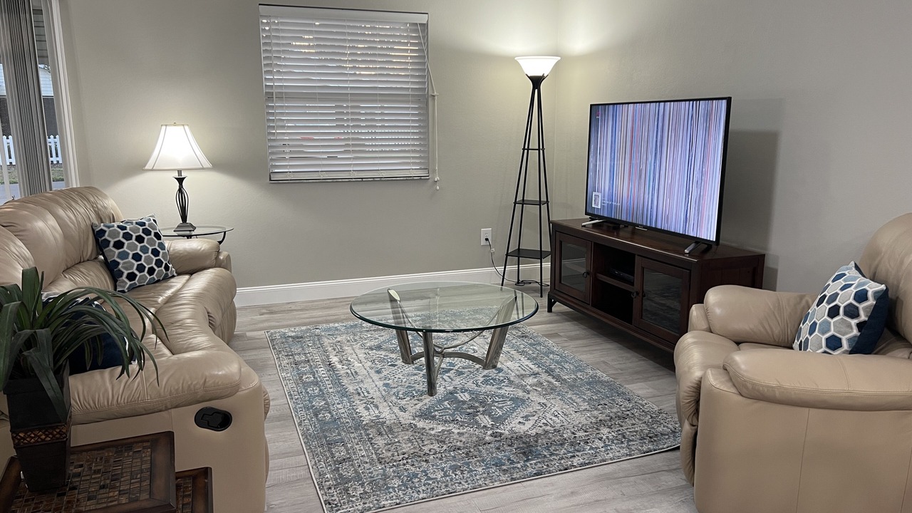 Photo of Livingroom in Candler