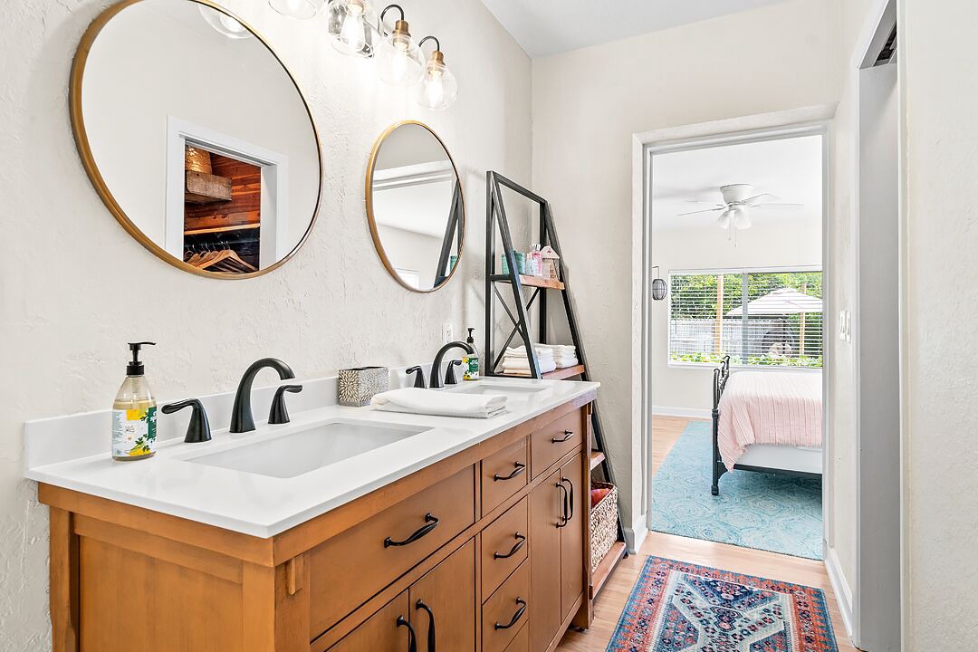 Photo of Bedroom in Mango Groves