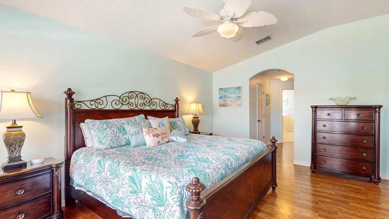 Photo of Bedroom in Beachwalk Isles
